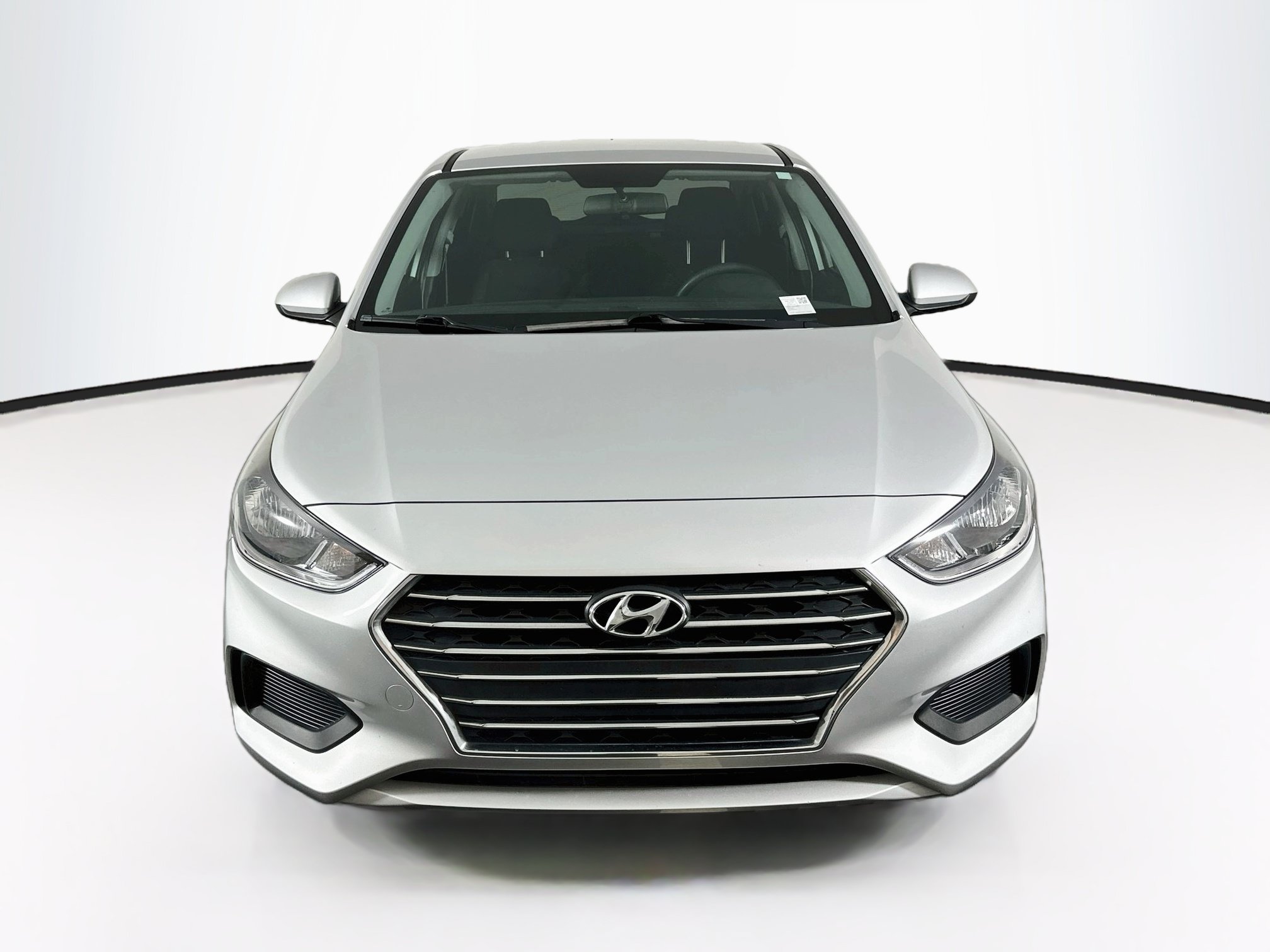 Used 2022 Hyundai Accent SE FWD image 2