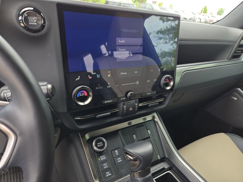 Used 2024 Lexus GX 550 image 17