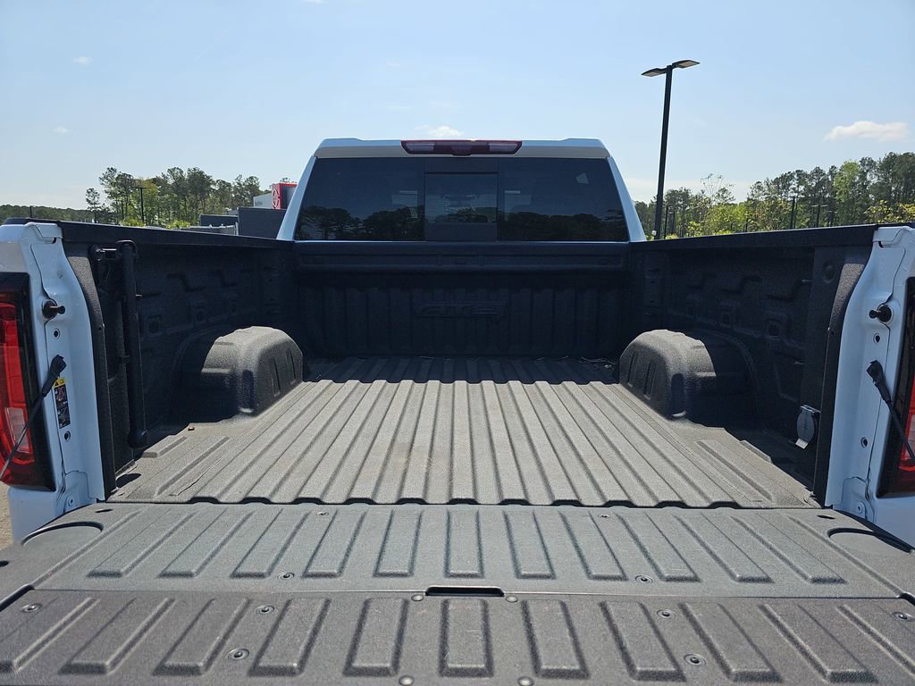 Used 2024 GMC Sierra 1500 AT4 w/ Technology Package image 15