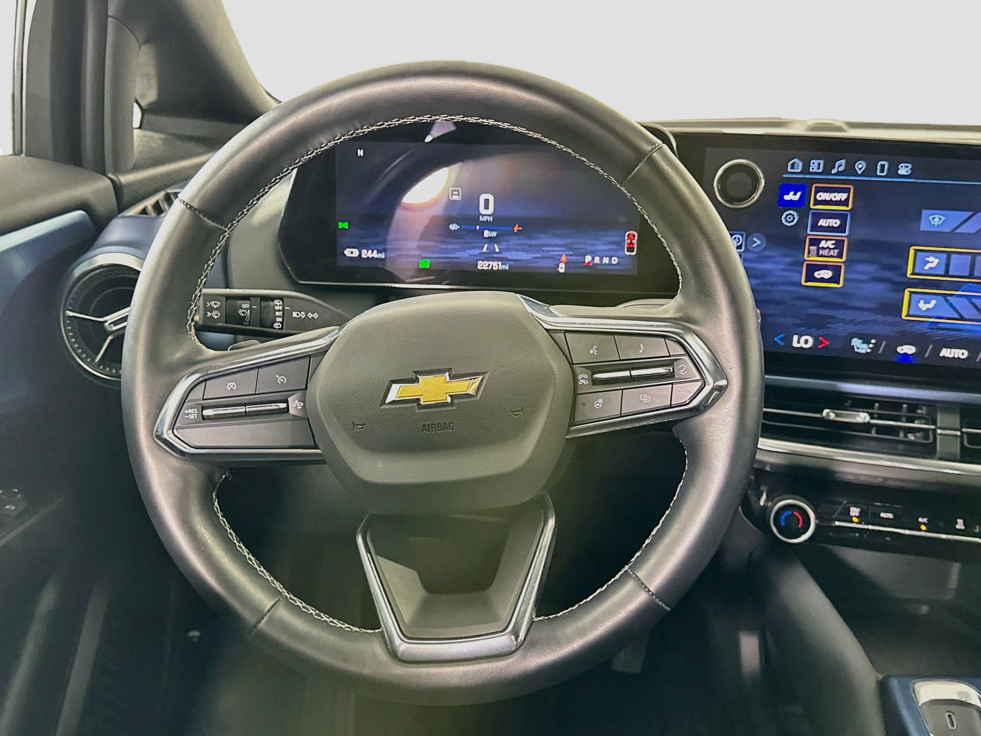 Used 2024 Chevrolet Equinox EV LT w/ LPO, All-Weather Mat Package FWD image 18