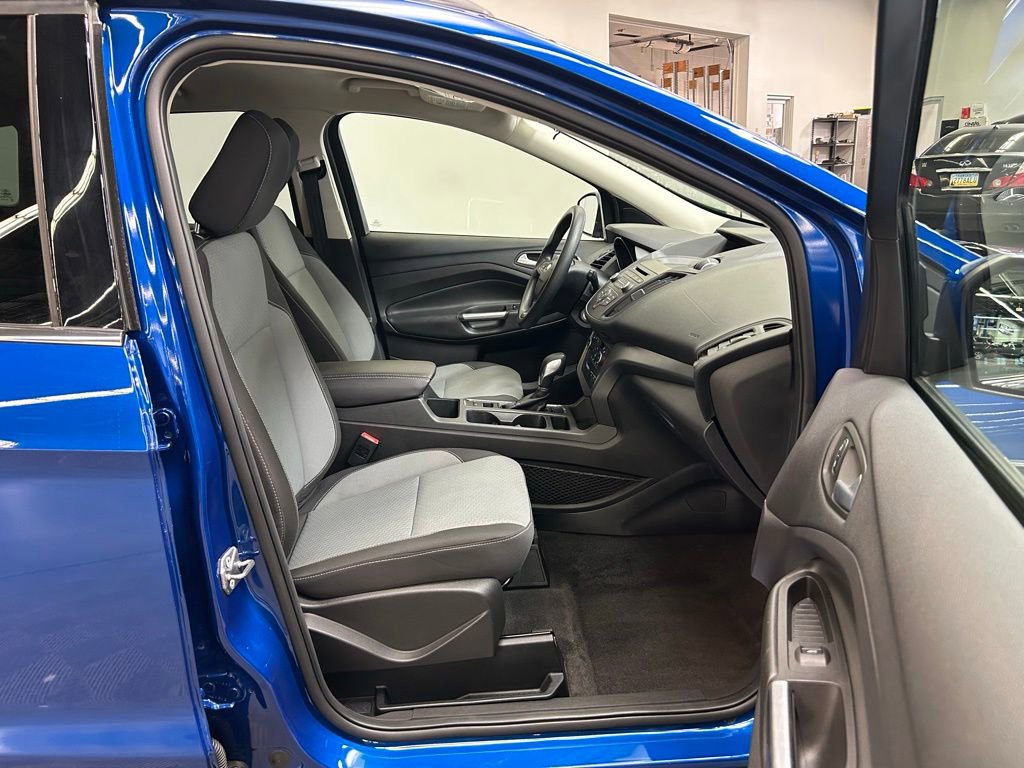 Used 2018 Ford Escape SE FWD image 16