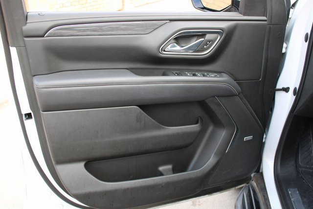 Used 2023 GMC Yukon SLT w/ SLT Premium Package image 22