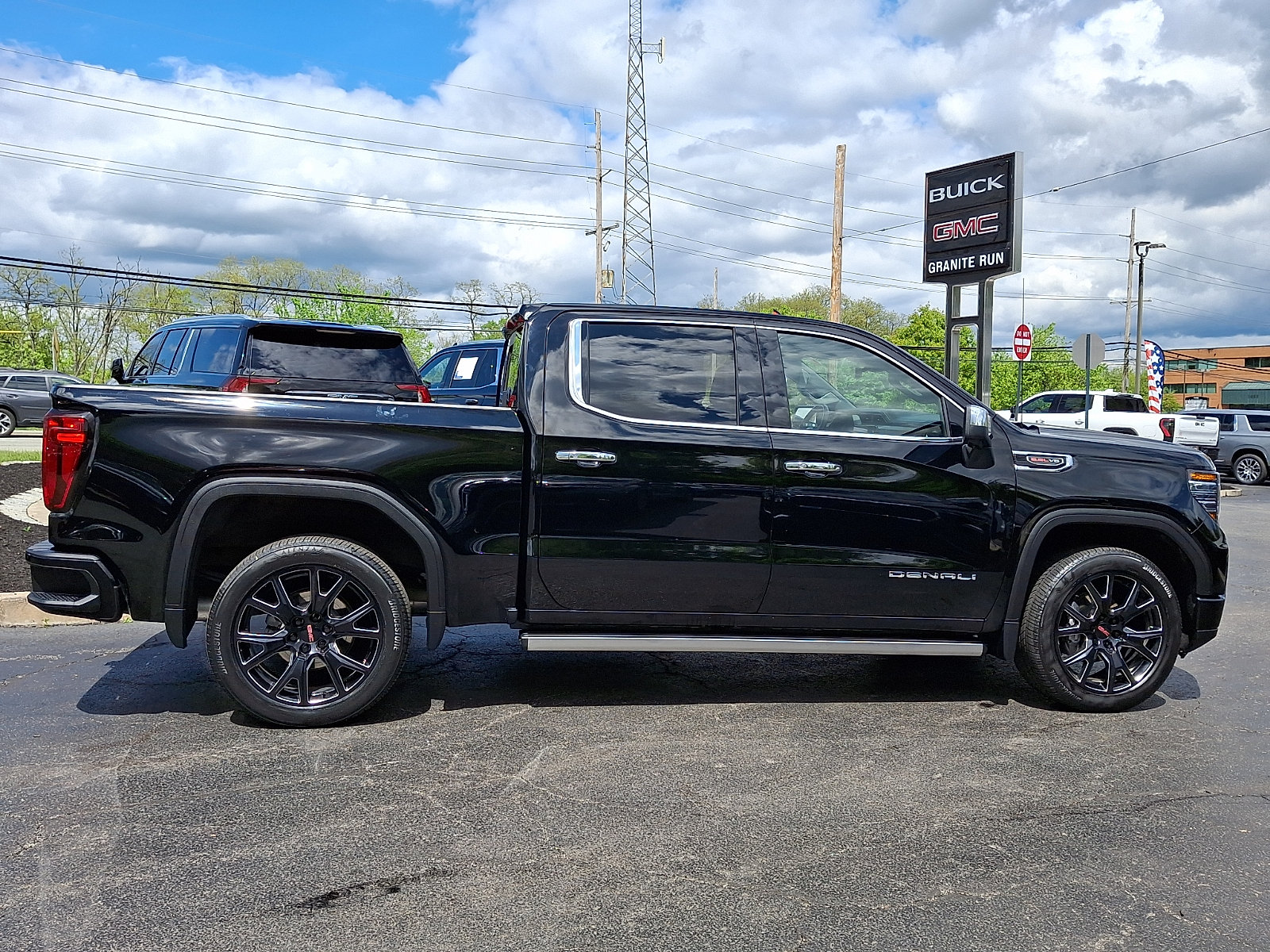 Used 2023 GMC Sierra 1500 Denali w/ Denali Reserve Package AWD/4WD image 7