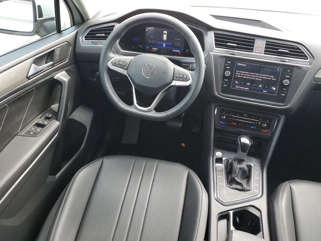 Used 2023 Volkswagen Tiguan SE image 11