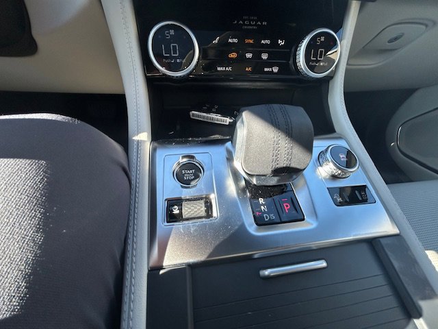 New 2025 Jaguar F-PACE R-Dynamic S image 29