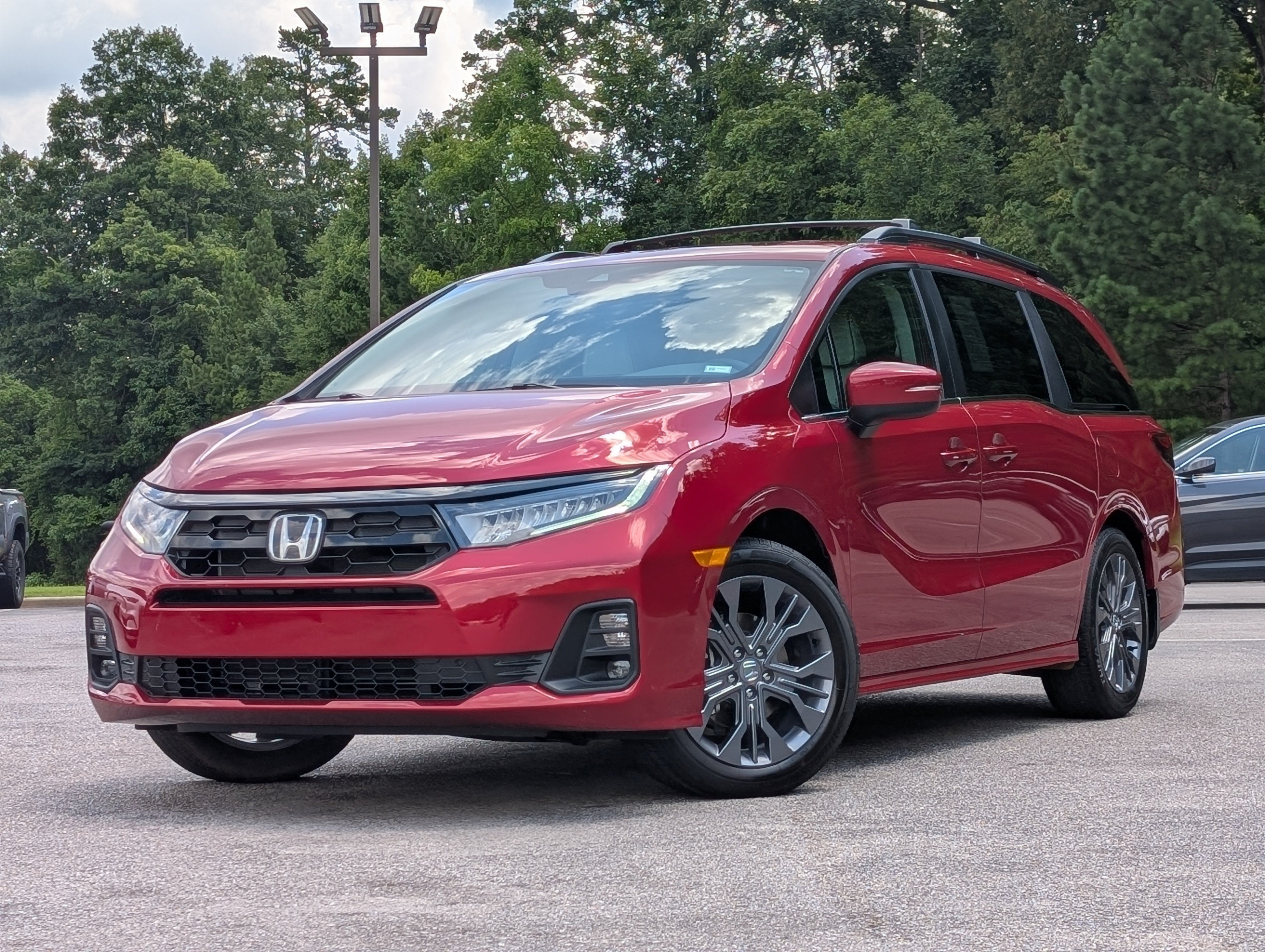 Used 2026 Honda Odyssey Touring image 4