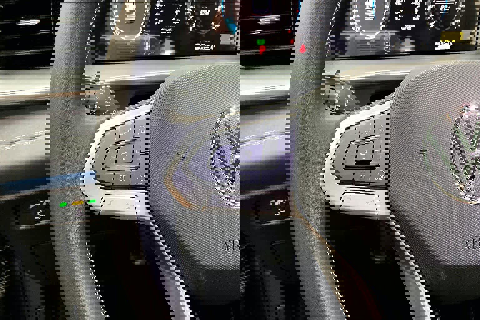 New 2026 Volkswagen Tiguan SE image 17