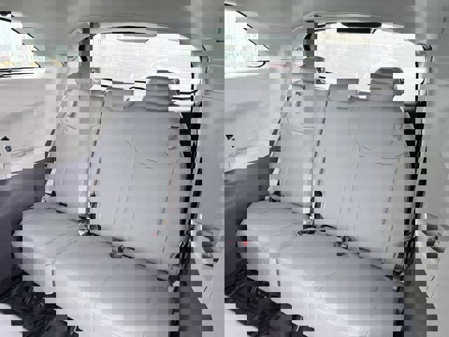 Used 2021 Toyota Sienna Limited image 28