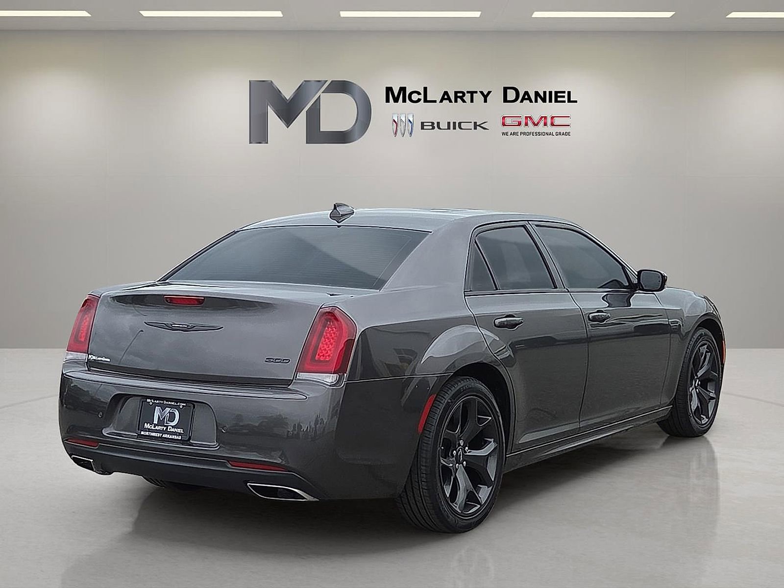 Used 2023 Chrysler 300 Touring L w/ Popular Equipment Group image 5