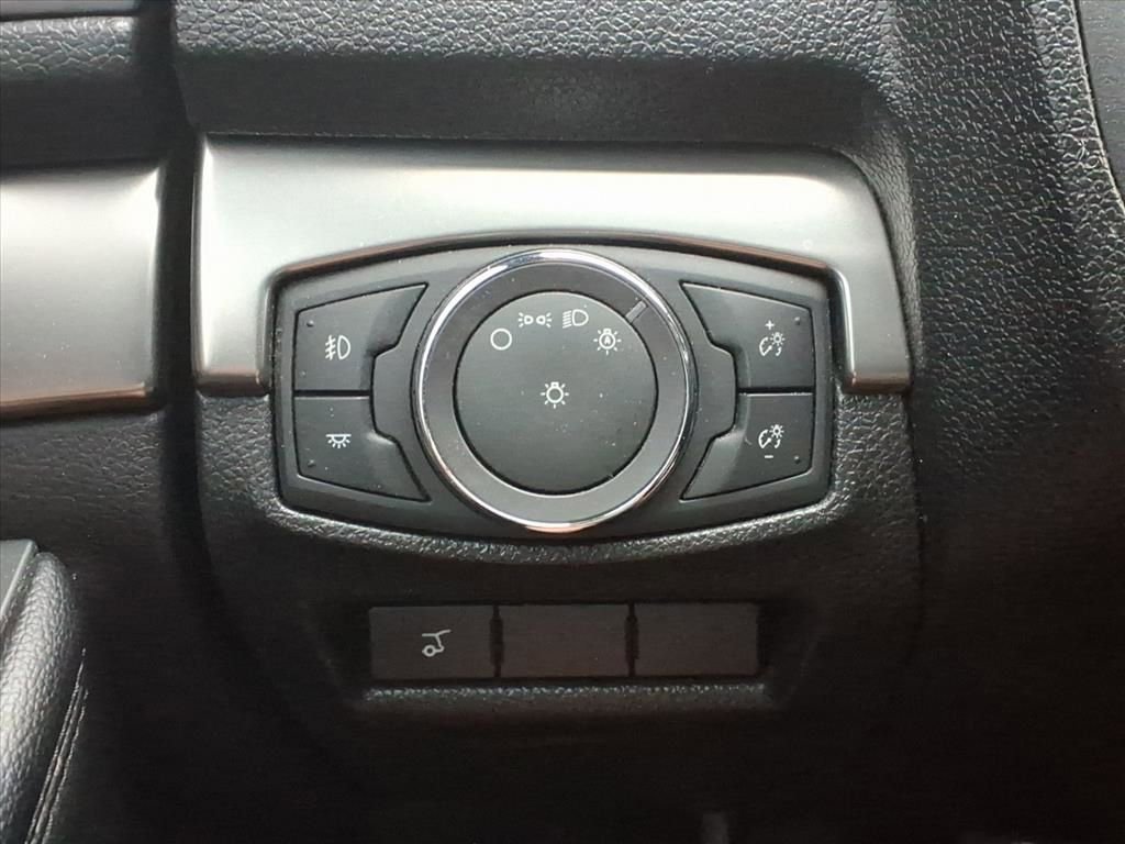 Used 2018 Ford Explorer XLT w/ Equipment Group 202A image 13