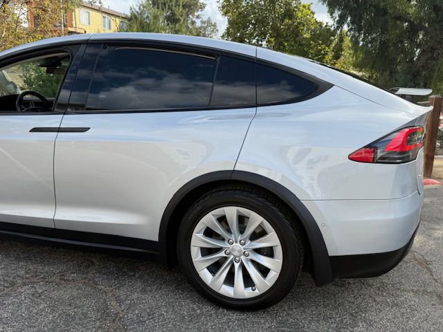 Used 2017 Tesla Model X 75D image 25