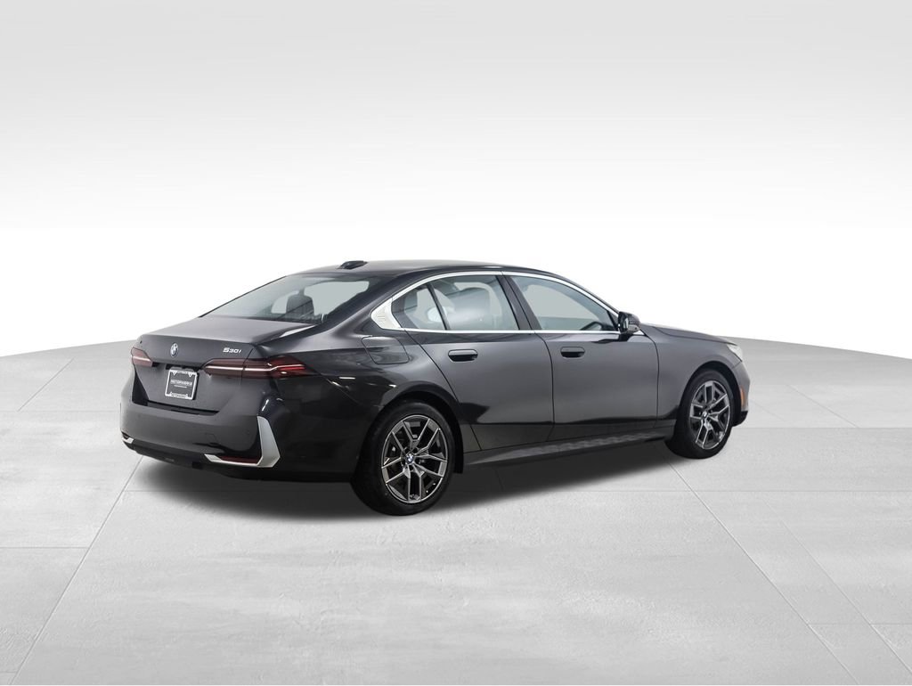Used 2026 BMW 530i xDrive w/ Premium Package image 5