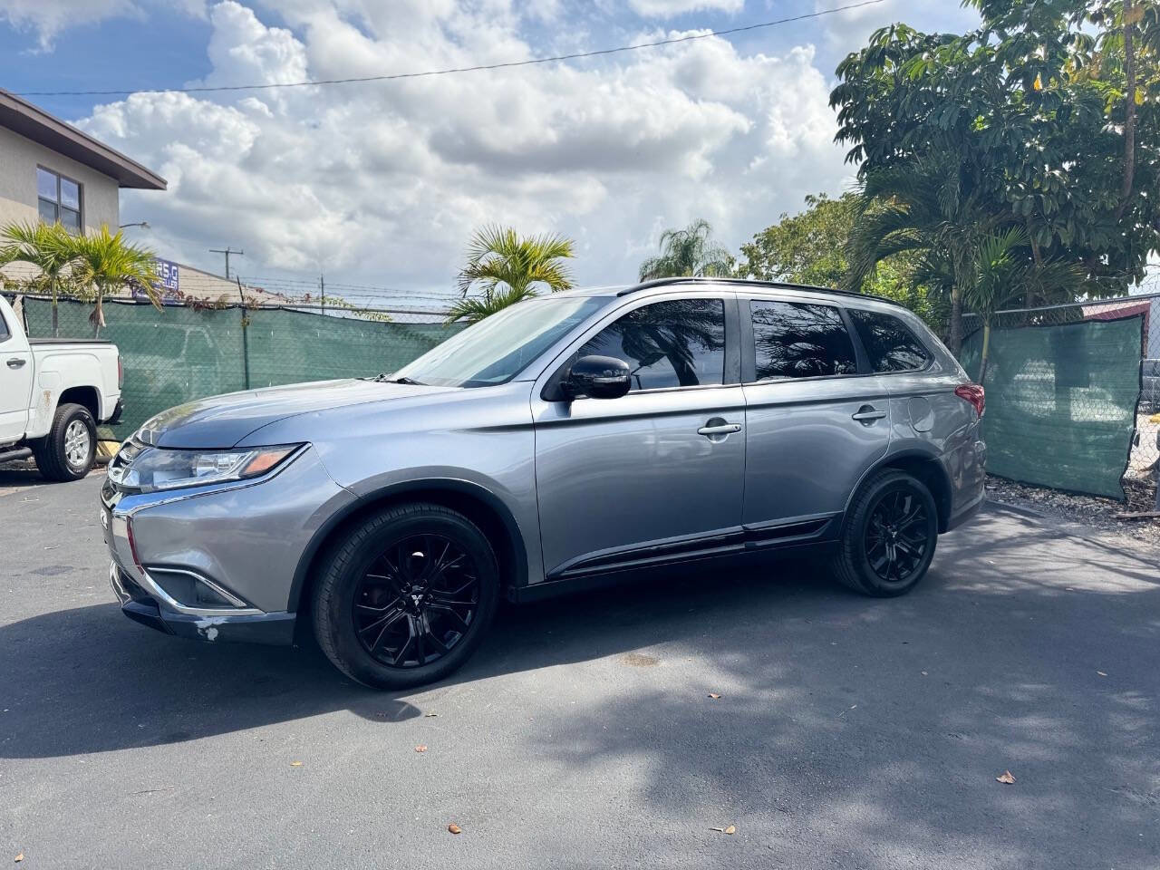 Used 2018 Mitsubishi Outlander SE image 5