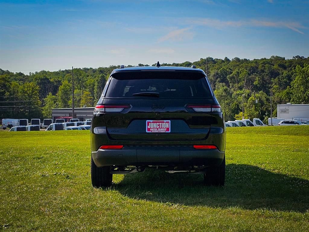 New 2025 Jeep Grand Cherokee L Altitude image 5