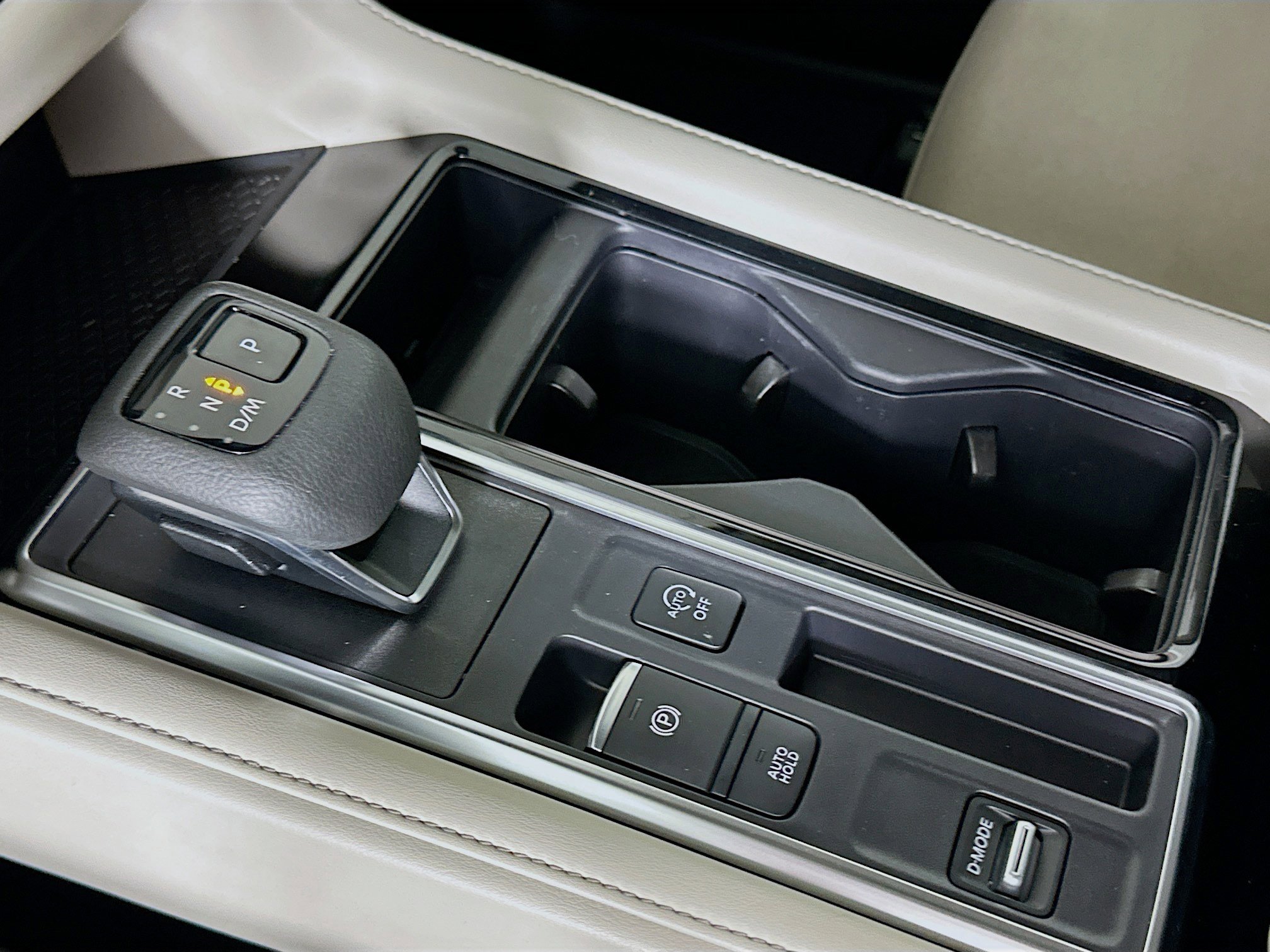 Used 2024 Nissan Pathfinder SV image 24