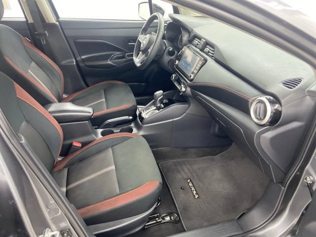 Used 2024 Nissan Versa SR FWD image 17