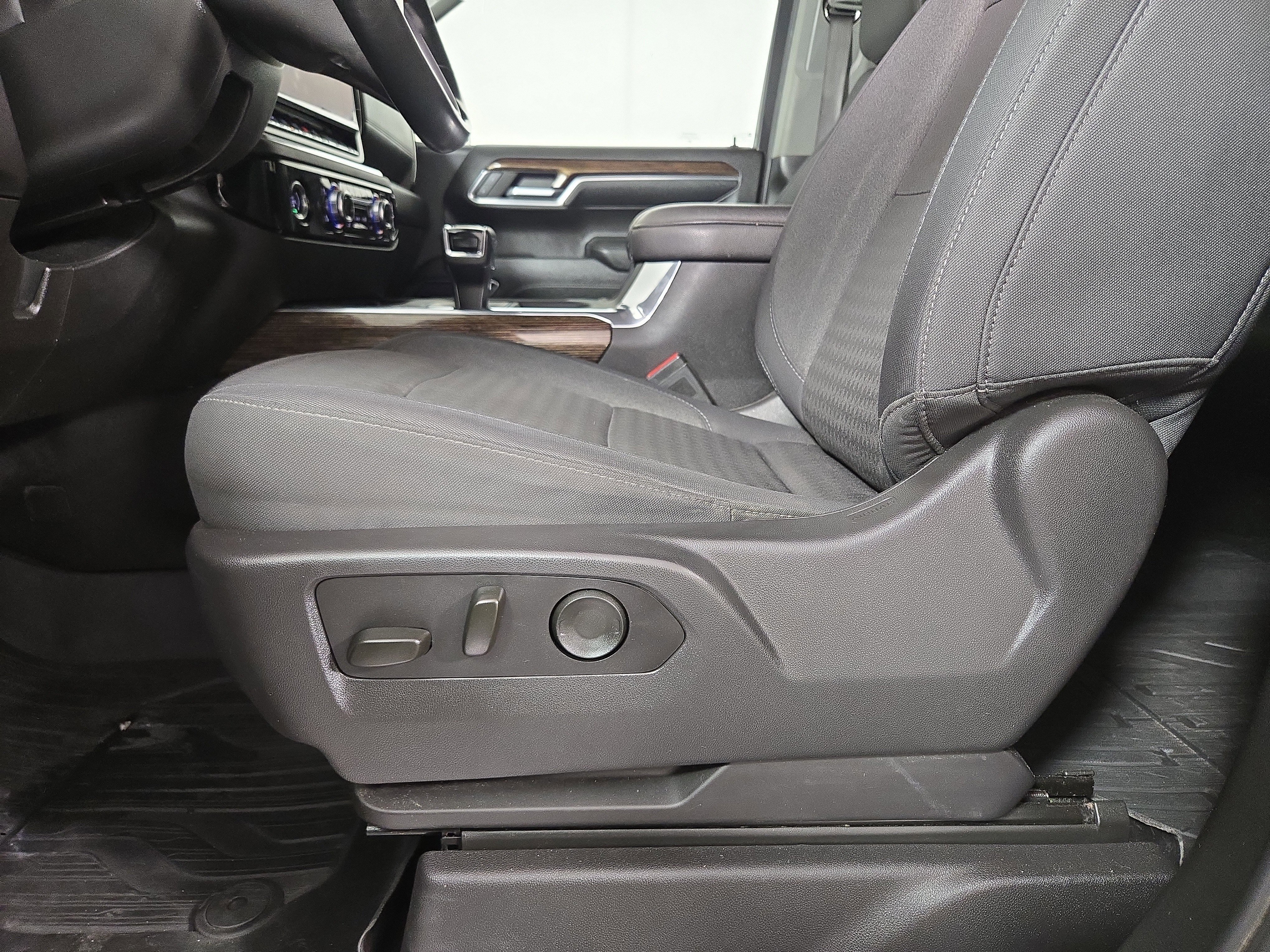 Certified 2024 GMC Sierra 1500 Elevation w/ LPO, Elevation Black Package AWD/4WD image 28