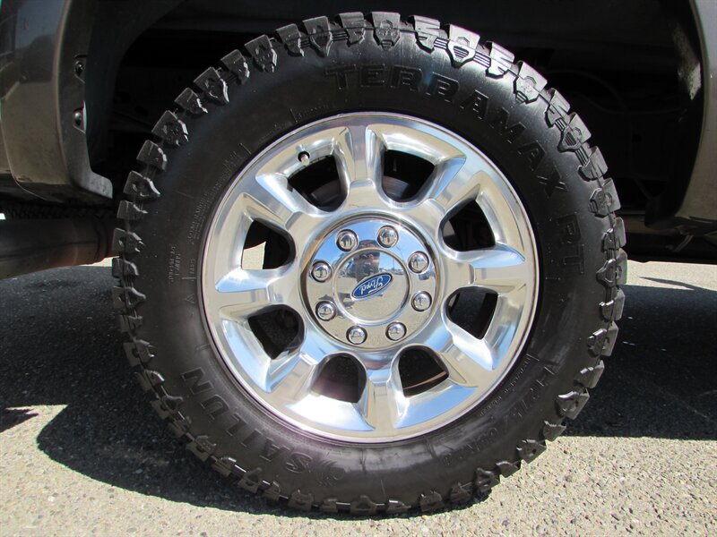 Used 2015 Ford F250 Lariat w/ Lariat Ultimate Package AWD/4WD image 33