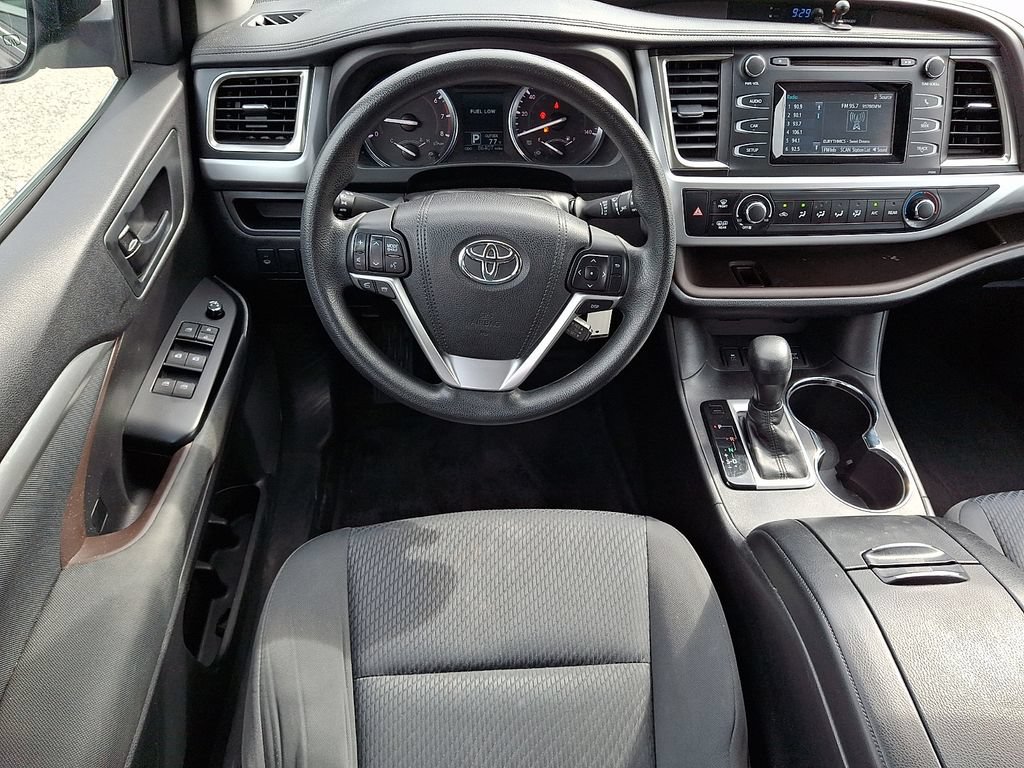 Used 2016 Toyota Highlander LE AWD/4WD image 12