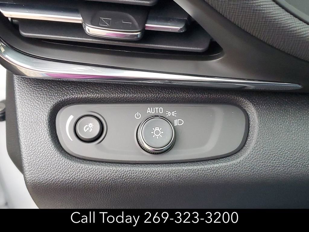 New 2025 Buick Envista Preferred w/ Advanced Safety Package image 17