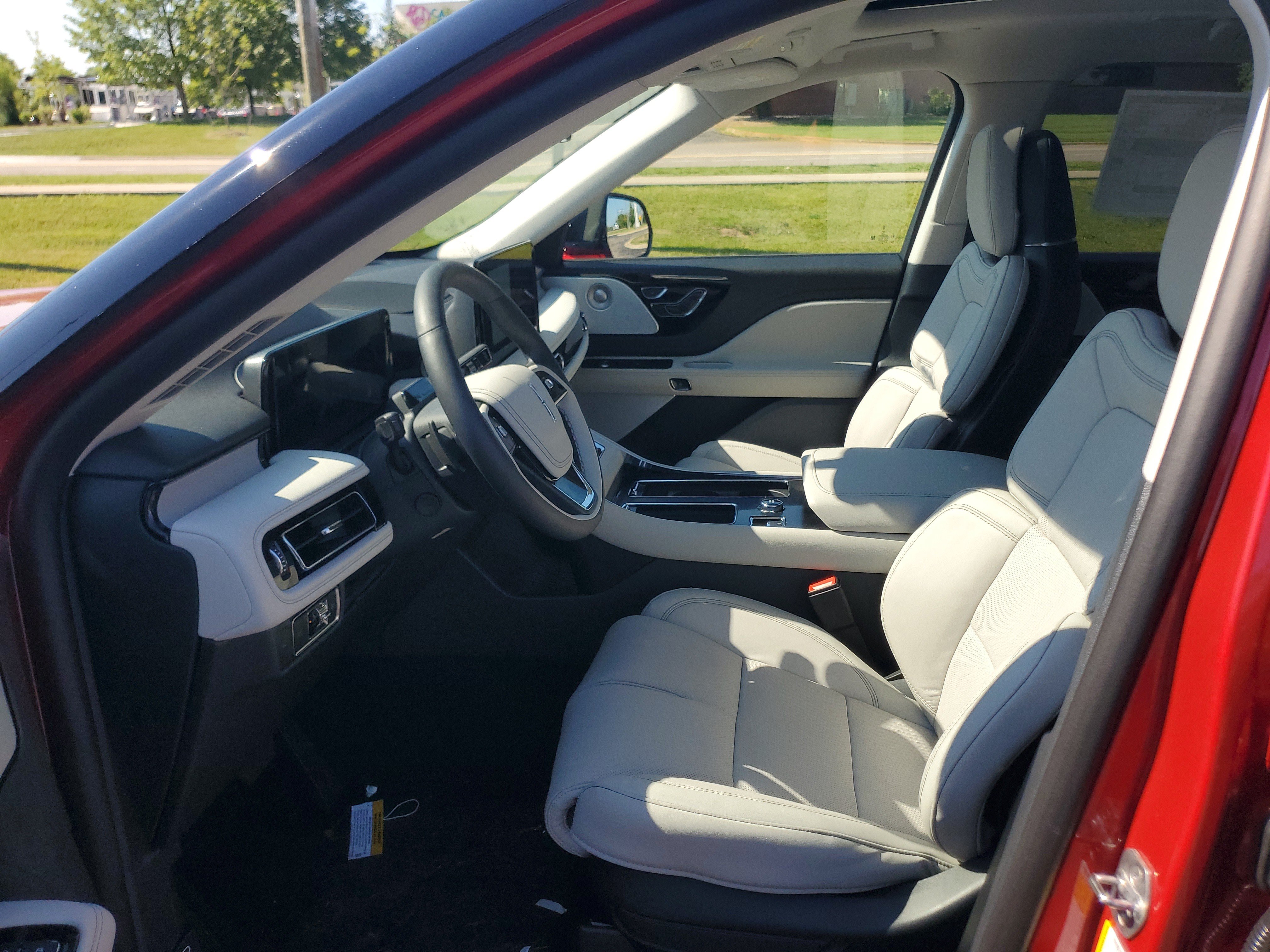 New 2026 Lincoln Aviator Reserve AWD/4WD image 11