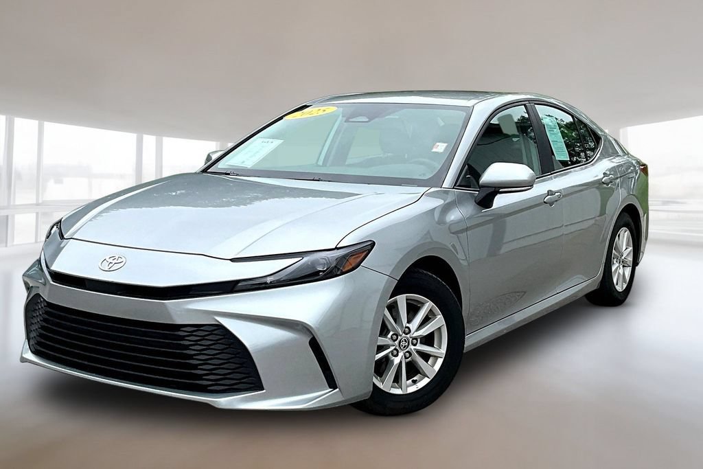 Used 2025 Toyota Camry LE FWD image 1