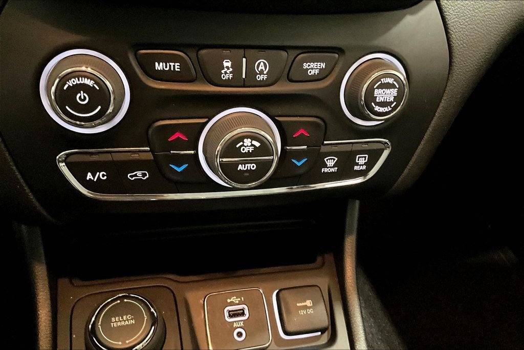 Used 2022 Jeep Cherokee Limited AWD/4WD image 15