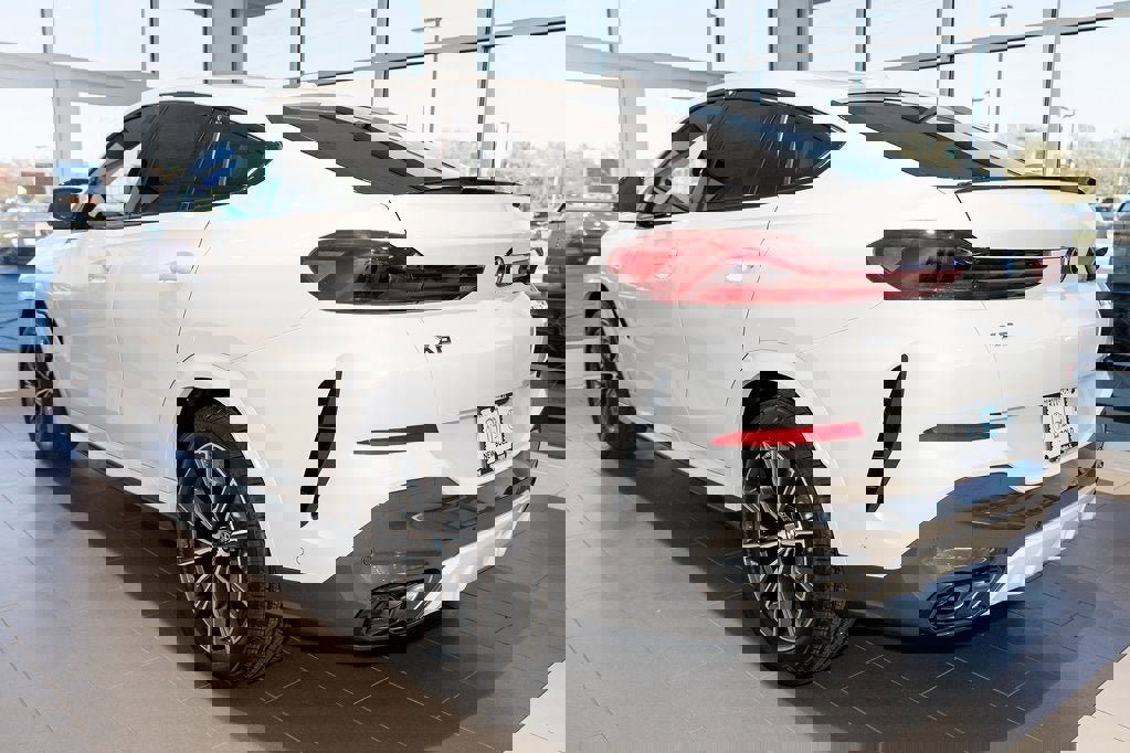 New 2026 BMW X6 M60i image 4