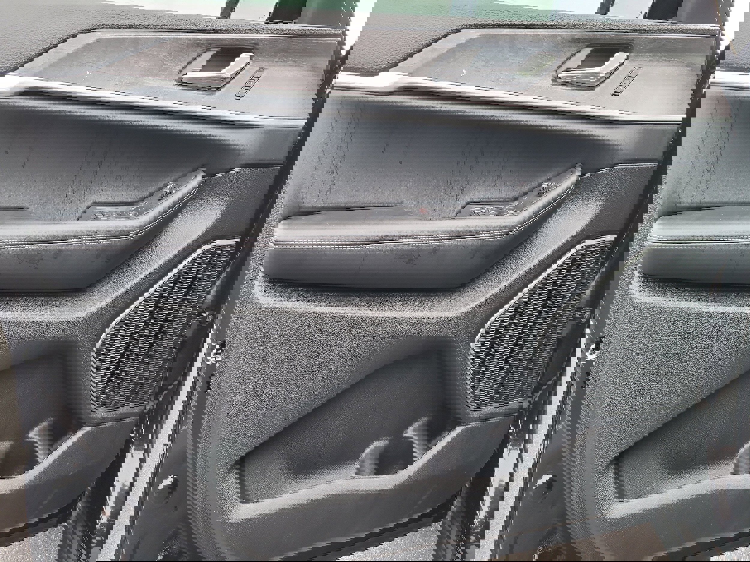 New 2025 Jeep Grand Cherokee L Limited w/ Black Appearance Package image 13