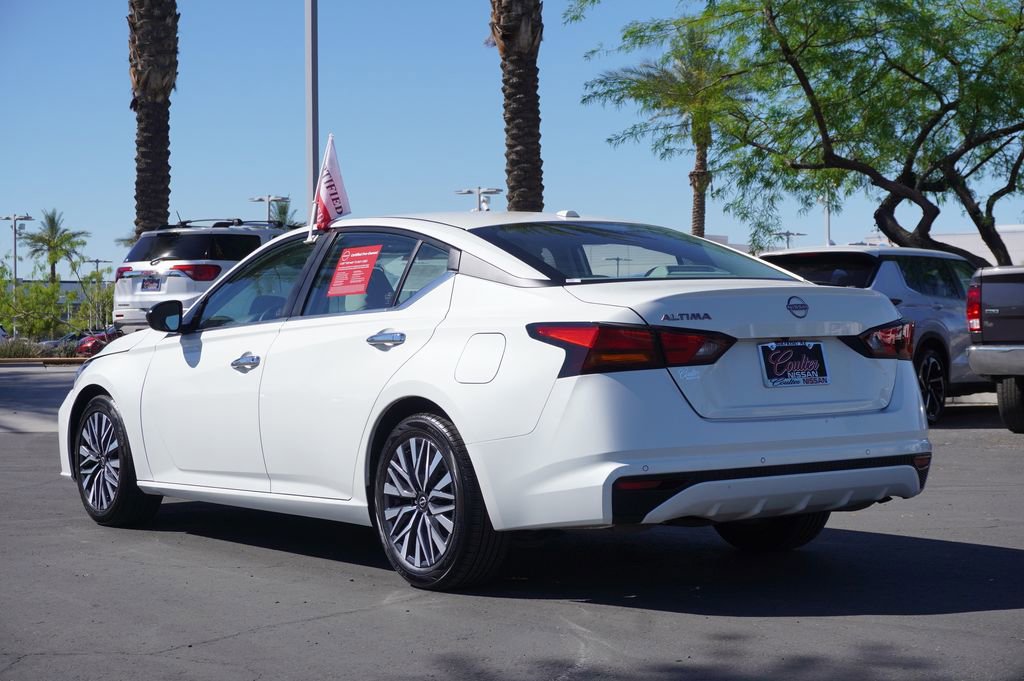 Certified 2025 Nissan Altima 2.5 SV FWD image 3