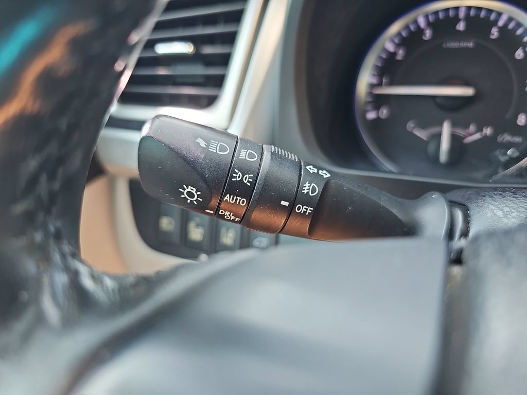 Used 2014 Toyota Highlander Limited Platinum AWD/4WD image 36