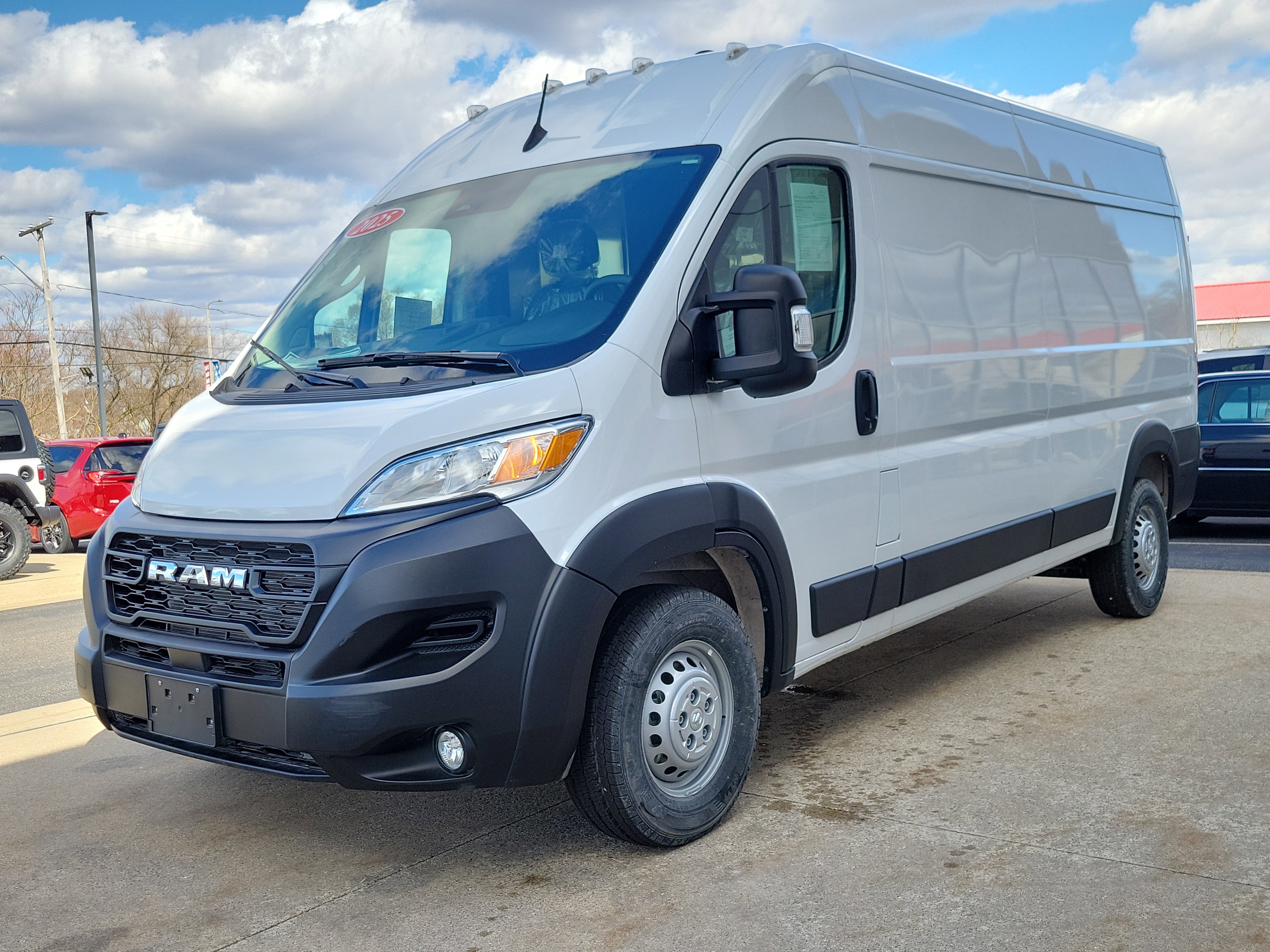 Used 2025 RAM ProMaster 2500 w/ Convenience Group FWD image 2