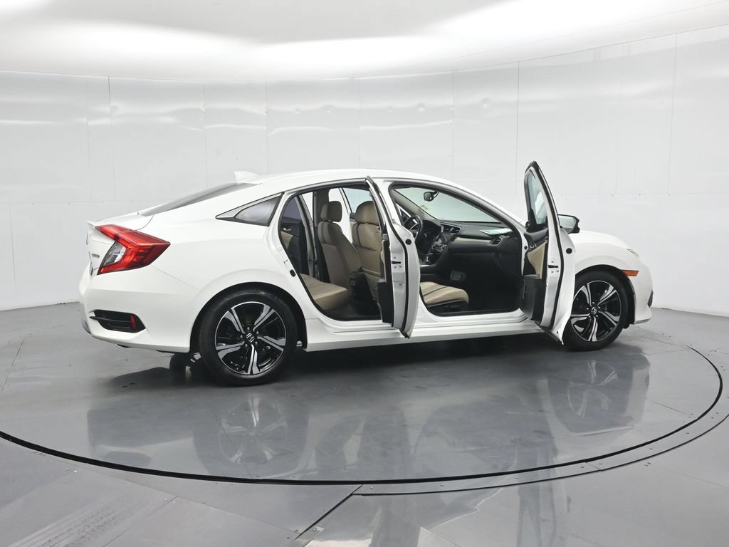Used 2016 Honda Civic Touring image 3