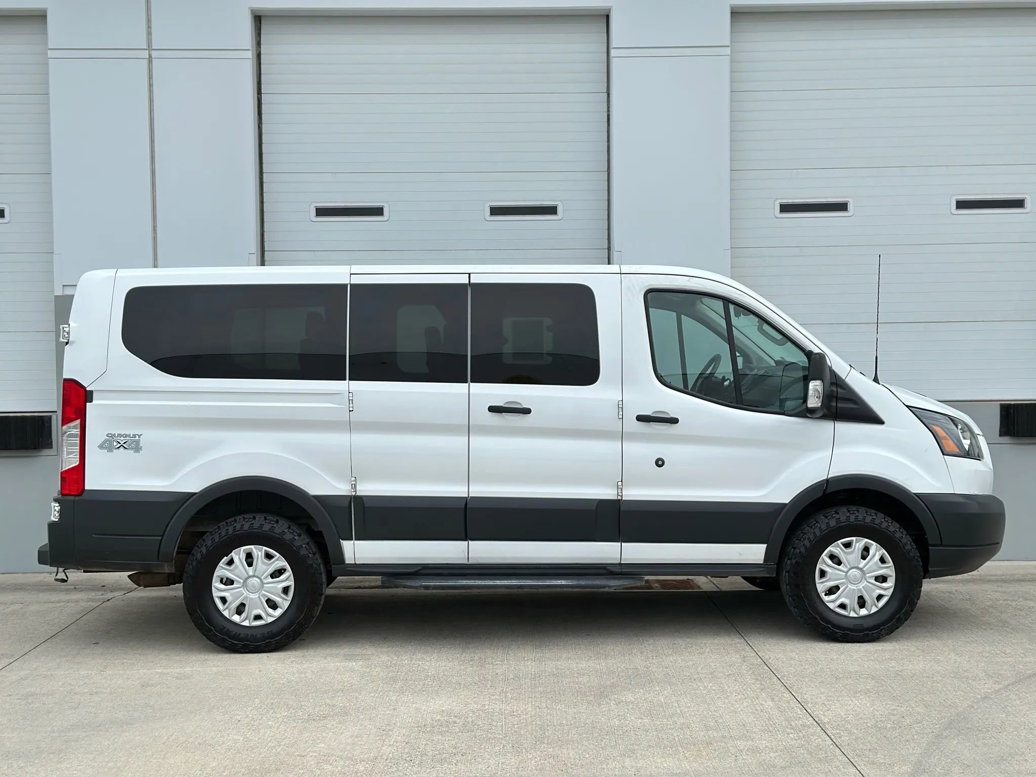 Used 2018 Ford Transit 150 XLT image 6