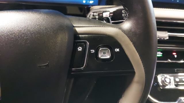 Used 2025 Lincoln Corsair AWD w/ Equipment Group 101A image 20