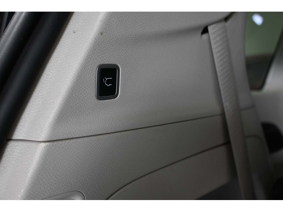 Used 2024 Chrysler Voyager LX FWD image 27