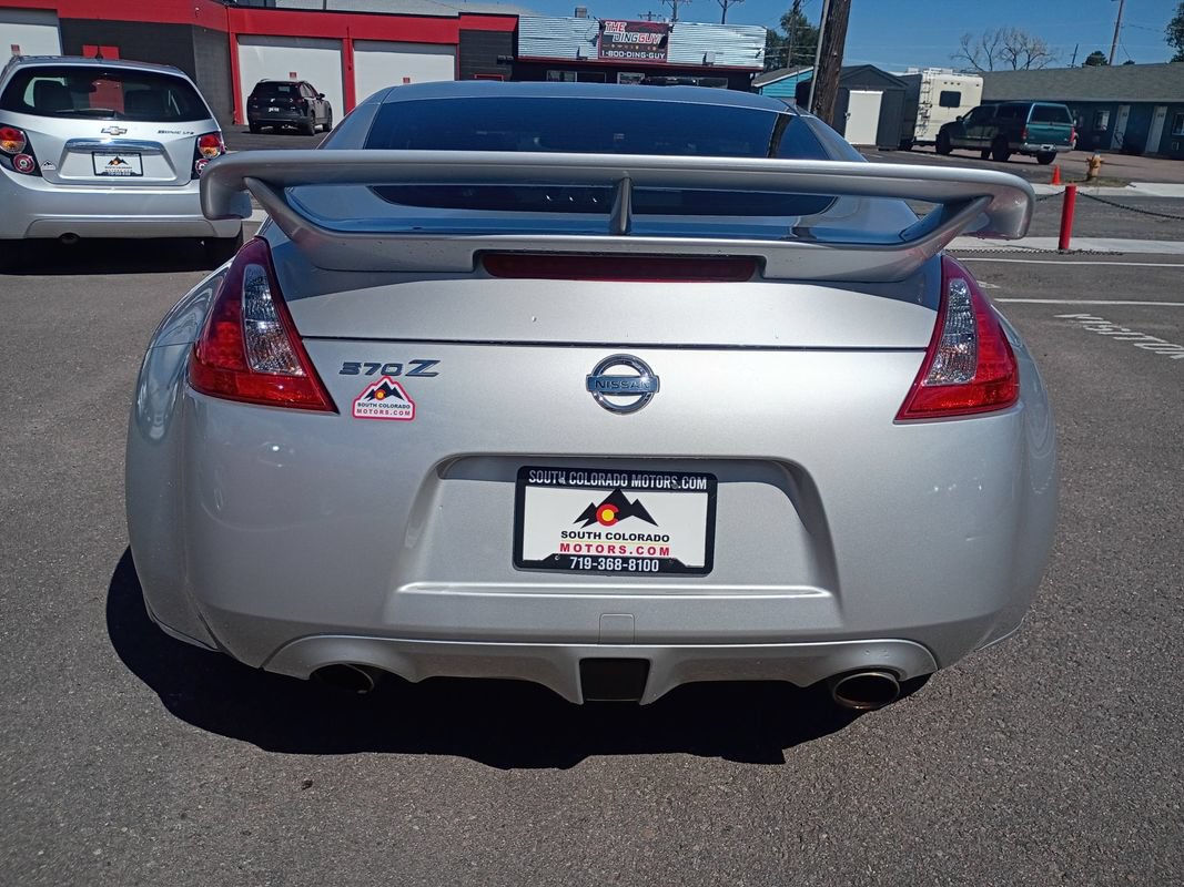 Used 2011 Nissan 370Z Coupe RWD image 6