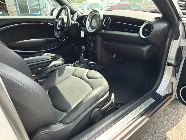 Used 2013 MINI Cooper Roadster FWD image 9
