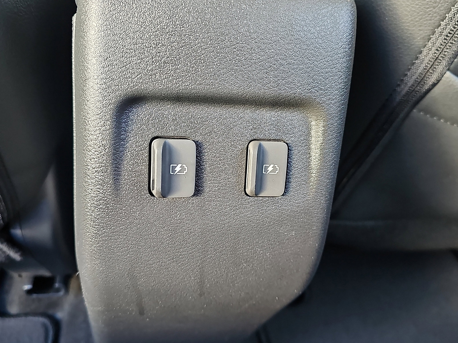 Certified 2023 Nissan Kicks SR w/ SR Premium Package image 11