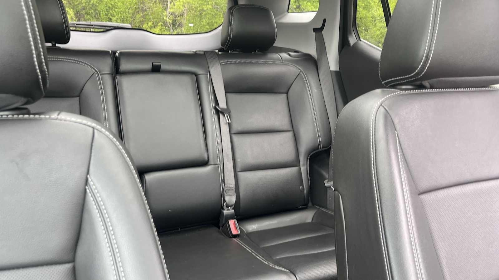 Used 2022 GMC Terrain SLT w/ Infotainment Package II AWD/4WD image 34