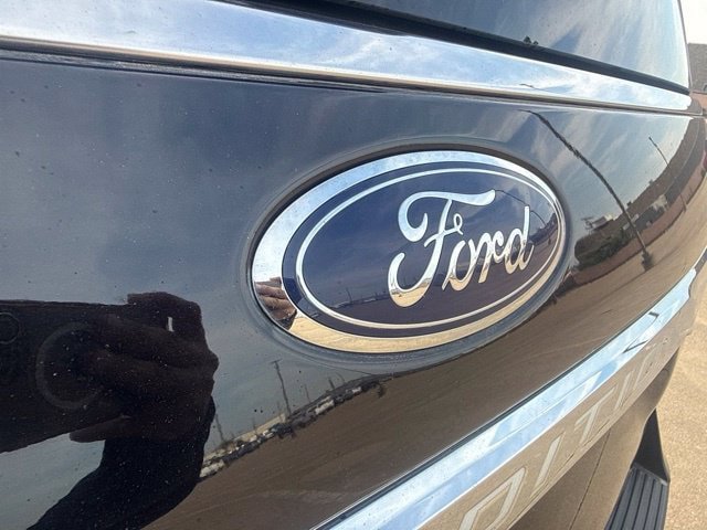 Used 2020 Ford Expedition XLT w/ Equipment Group 202A AWD/4WD image 10