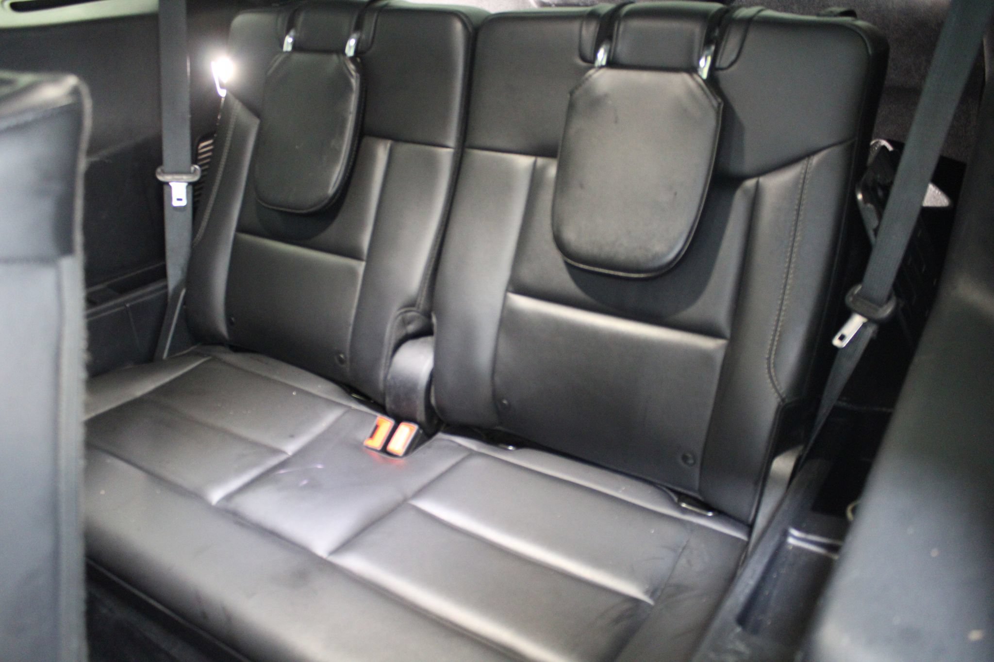 Used 2022 Ford Explorer XLT w/ Equipment Group 202A AWD/4WD image 18