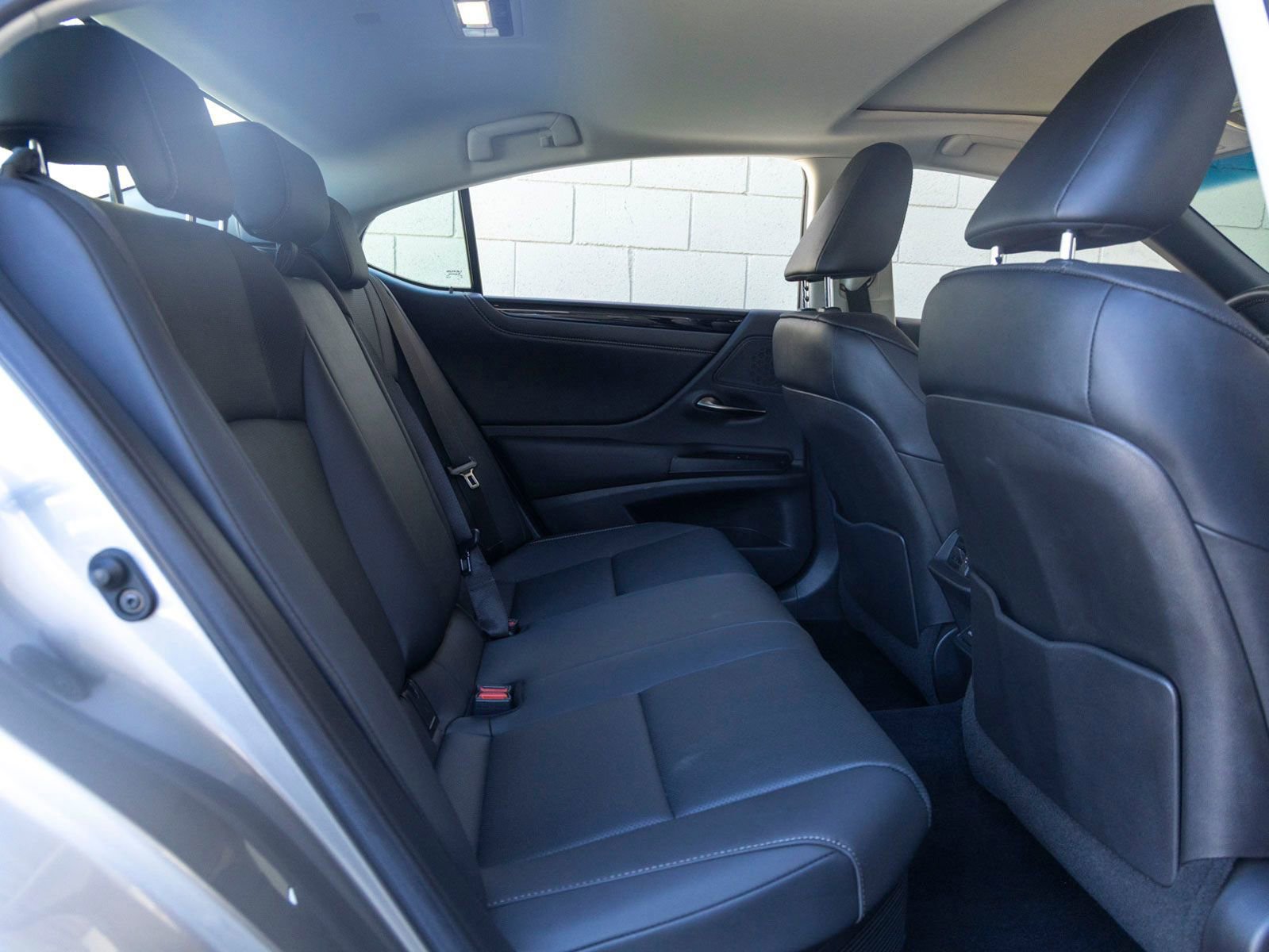 Used 2021 Lexus ES 300h w/ Premium Package image 24