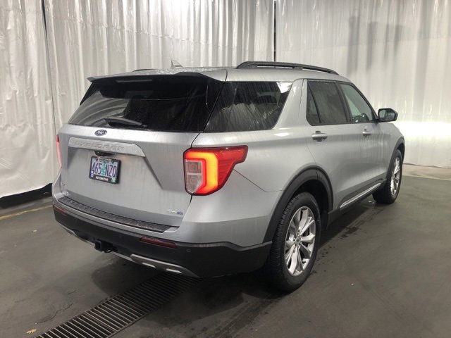 Used 2020 Ford Explorer XLT w/ Equipment Group 202A image 3