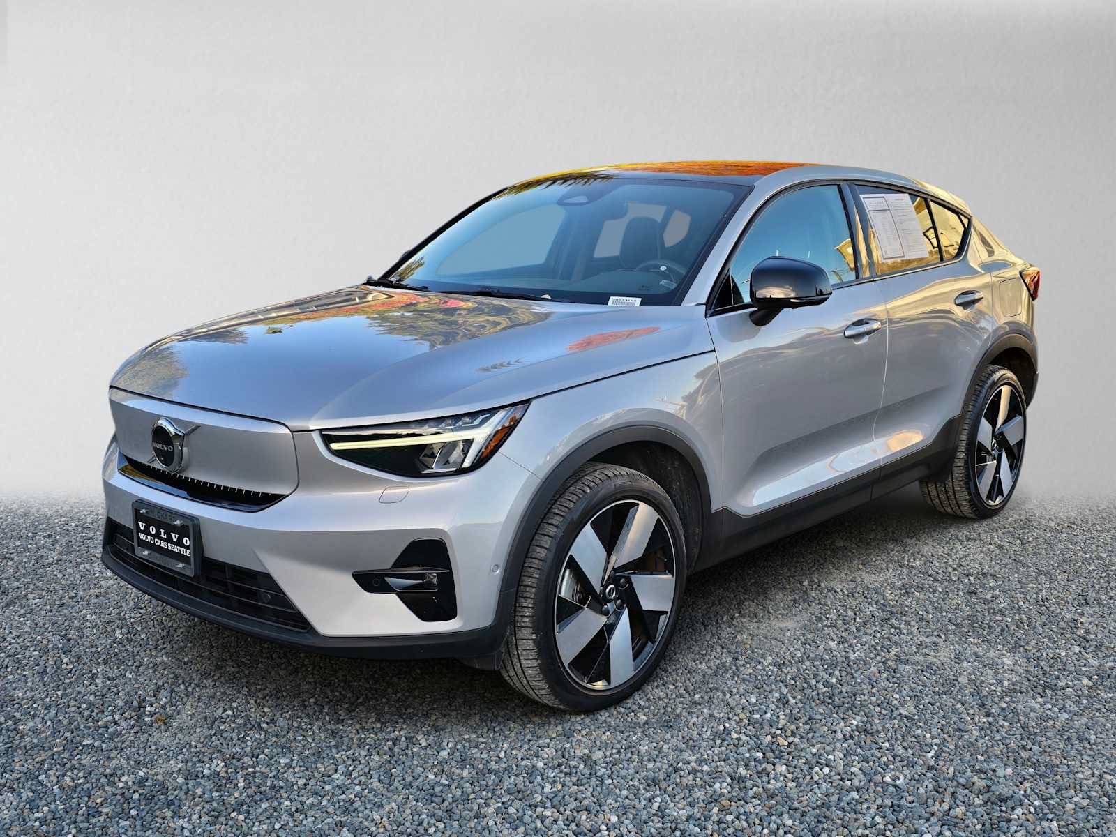 Used 2023 Volvo C40 P8 Recharge Plus w/ Climate Package AWD/4WD image 7