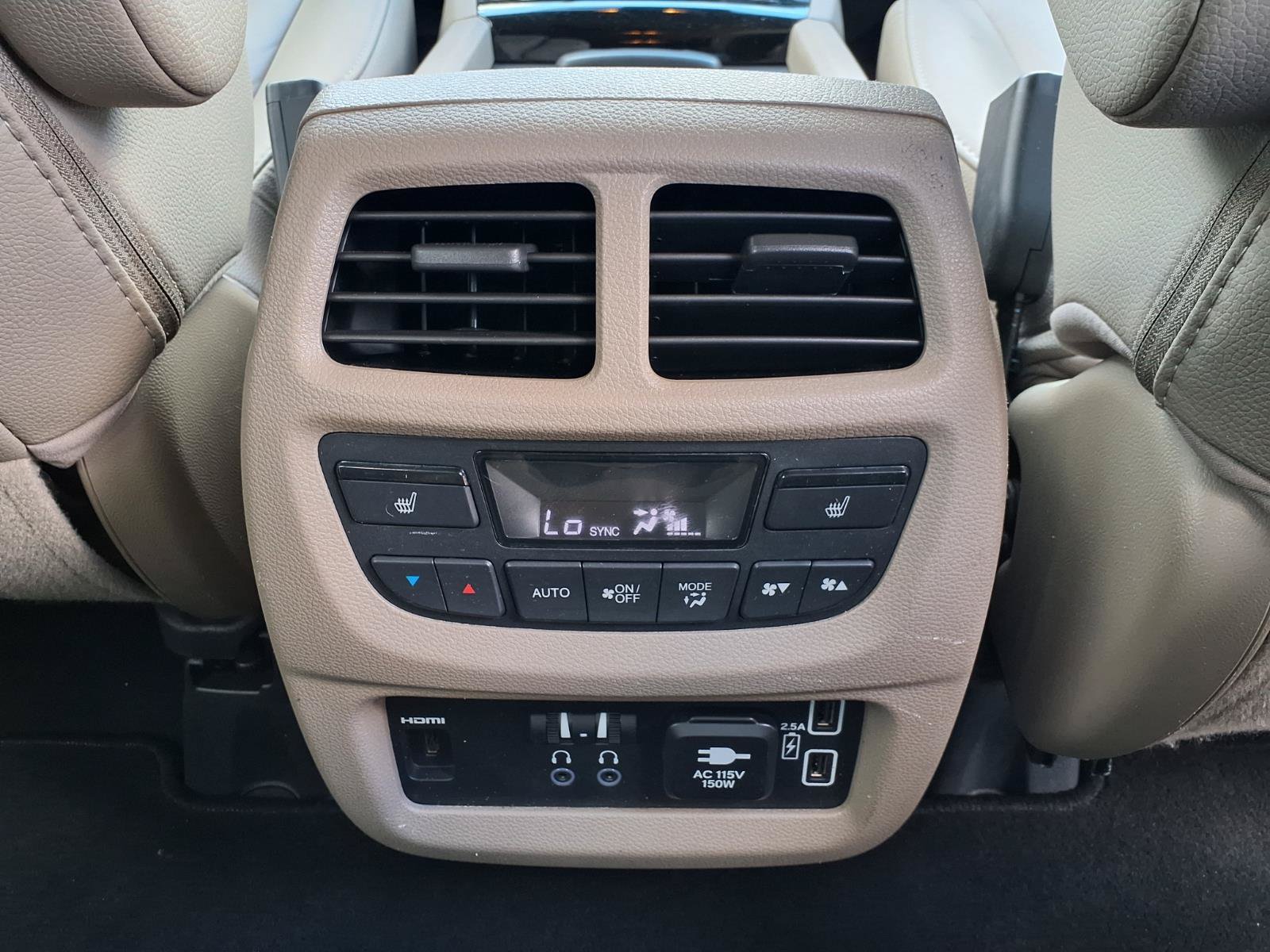 Used 2021 Honda Pilot Touring image 18