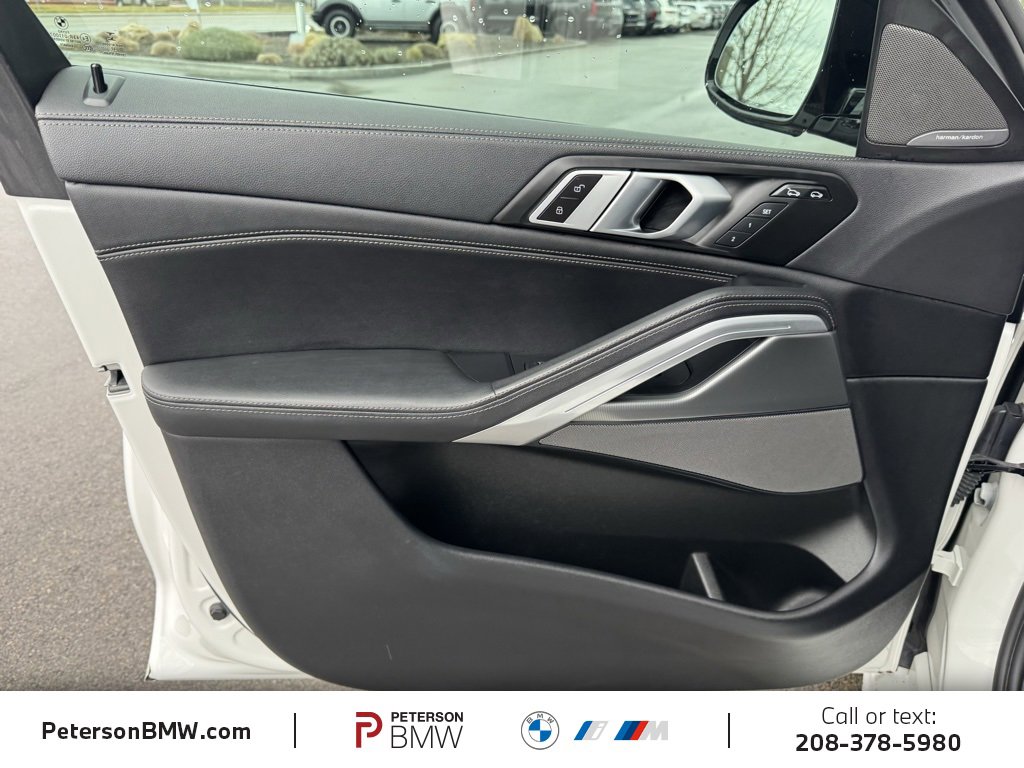 Used 2023 BMW X6 xDrive40i w/ M Sport Package image 15