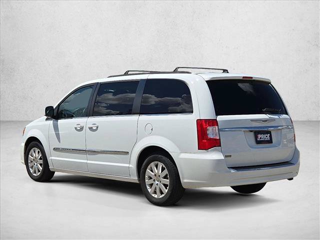Used 2016 Chrysler Town & Country Touring FWD image 8