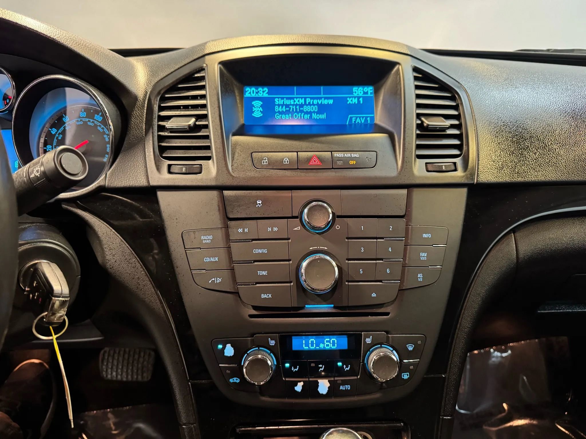 Used 2011 Buick Regal CXL image 13