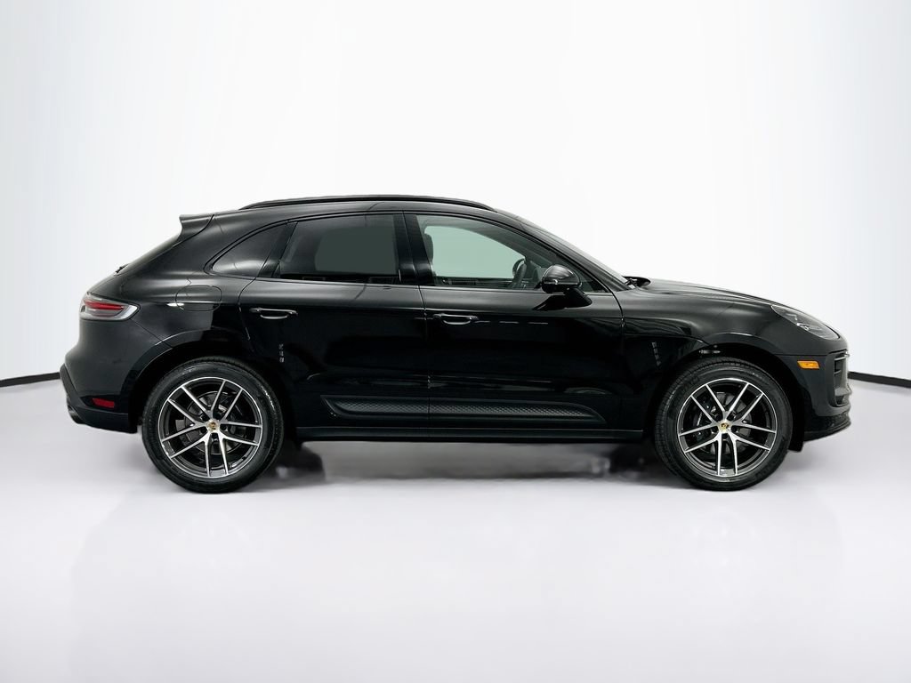 Used 2026 Porsche Macan AWD/4WD image 8